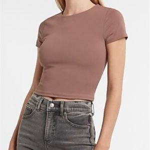 Express Body Contour High Compression Cropped Tee